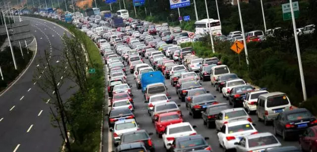 國慶高速塞車